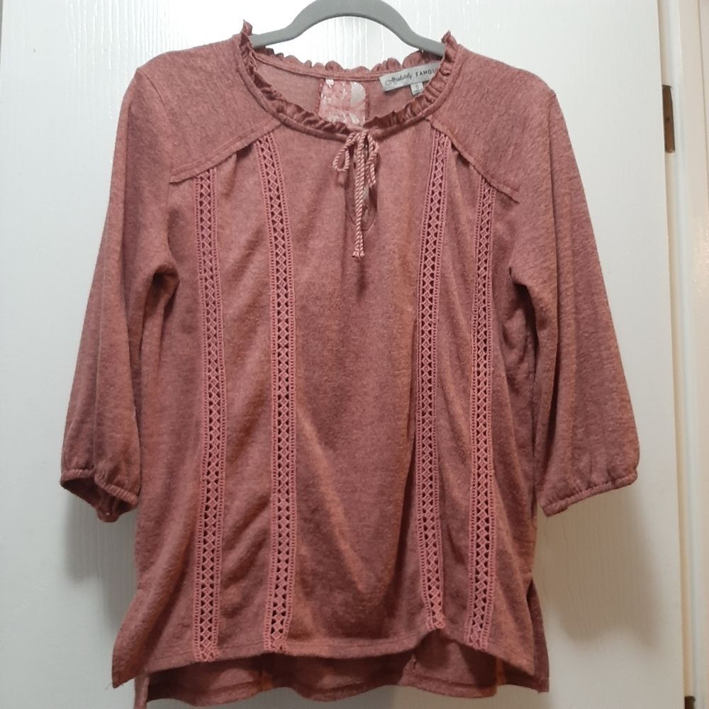 Absolutely Famous Ruffled Neckline Mauve Lace Knit Blouse Quarter Sleeve Small
